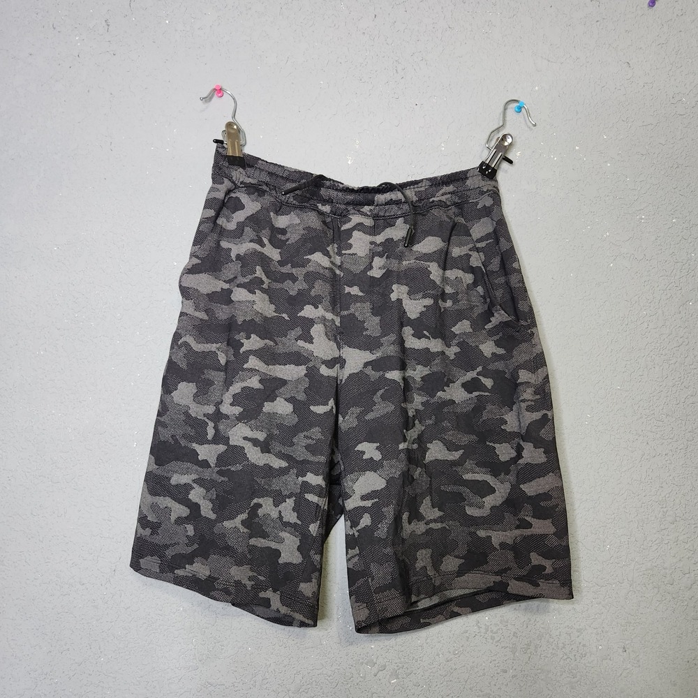 Lululemon Mens pace breaker camo Shorts Size S Drawstring Pockets Gym Workout